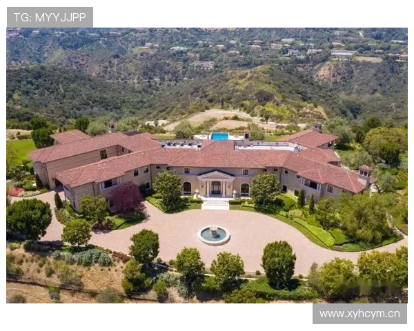 梅根·拉皮诺退役后直接住进比弗利山庄，每天喝的蛋白粉比我工资还贵